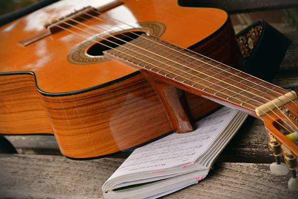Gitarre Instrument Einsteiger