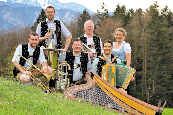 Volksmusikband 6 Mitglieder Alpenpanorama