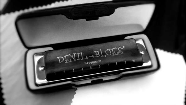 blues harp mundharmonika mit aufschrift DEVIL BLUES Boogieman