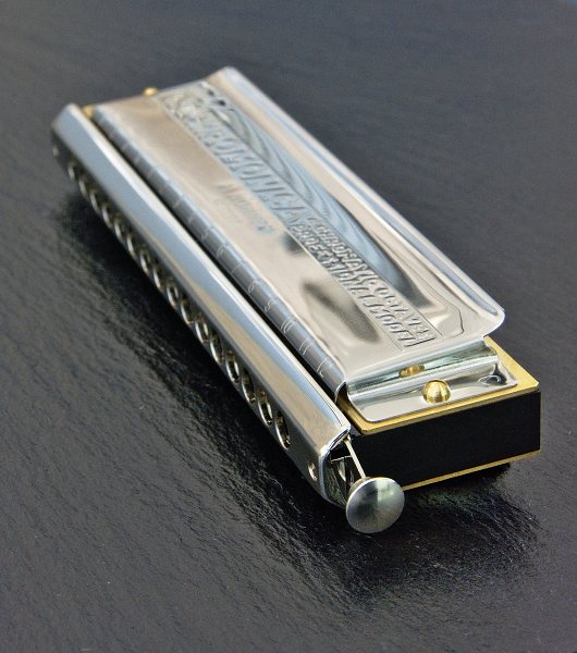 mundharmonika hohner 64 chromonica 280c  seitlich