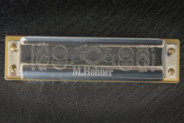 Hohner Marine Band Deluxe: Deckelplatte der Rückseite